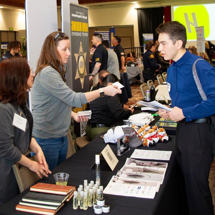 Mutiple media - Student at job and internship fair